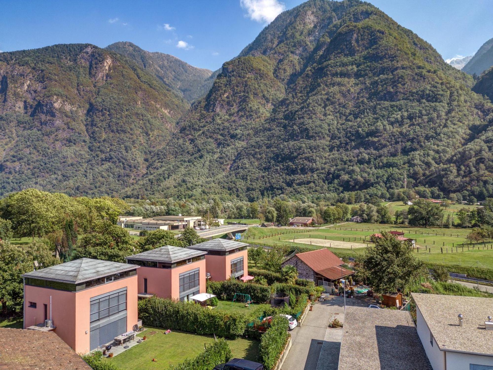 Casa Oliver, Tra La Calanca E I Castelli Di Bellinzona Grono Номер фото